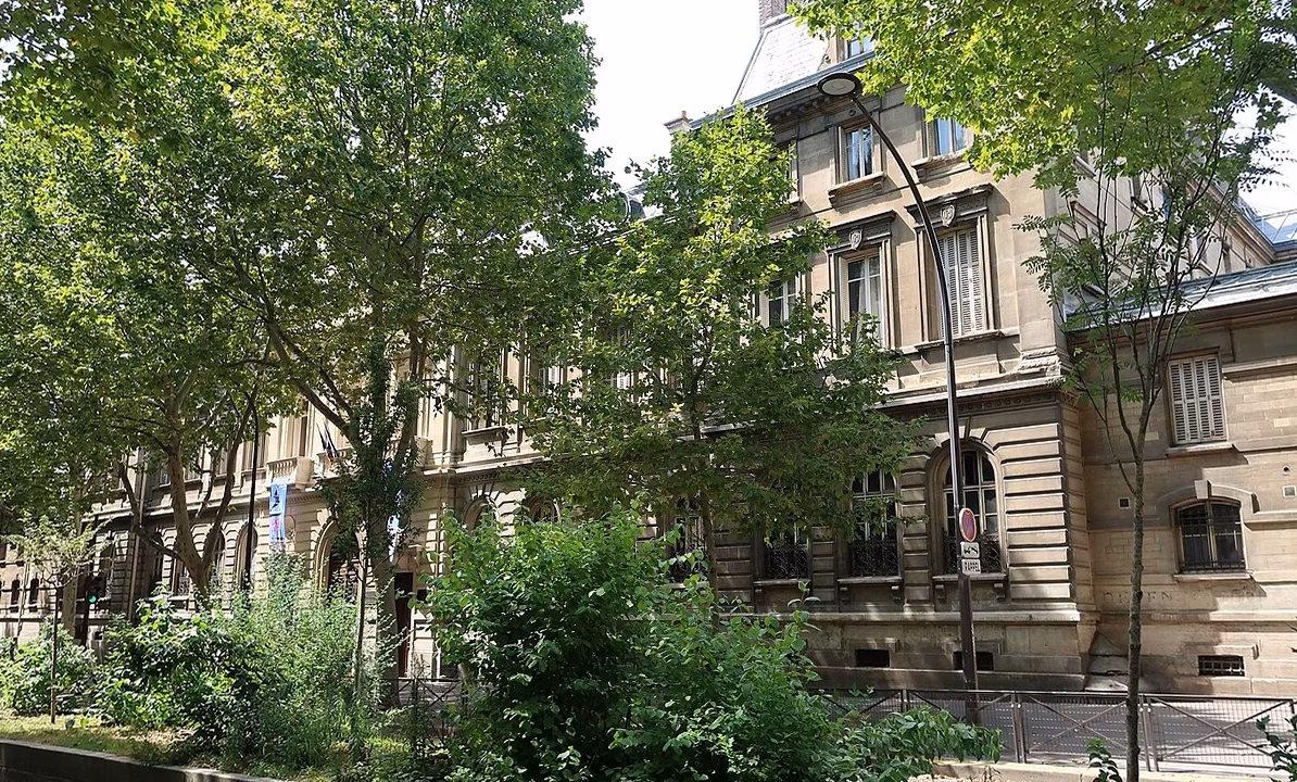 Rentrée à la cité Jean-Moulin : un self rénové, une cour verdoyante en projet et le maintien des parcours pédagogiques innovants